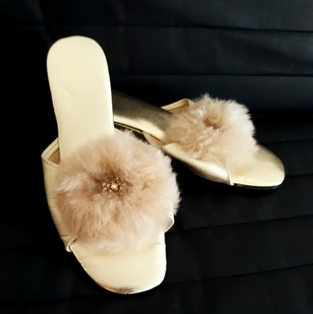 Vintage Cat's Paw Gold Wedge Shoes / Size 7M Open Toe Slides Fur Embellishment